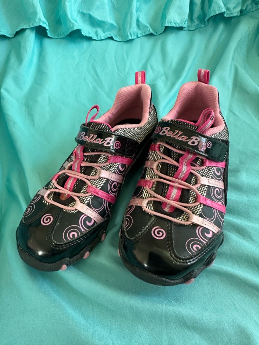 Skechers Bella Ballerina Black & Pink twirling Sneakers